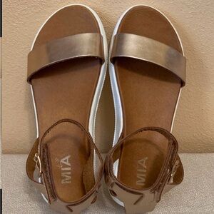Mia rose gold sandal size 5